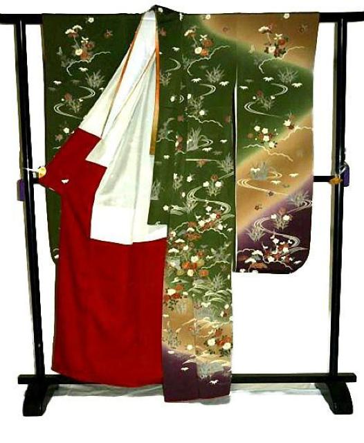 【最高峰】新品同様 1555年創業【千切屋治兵衛謹製】金駒シシュウ 鈴乃屋扱 振袖 身丈159.5cm 裄丈65cm T3526 < 女性ファッション  【最高峰】新品同様 1555年創業【千切屋治兵衛謹製】金駒シシュウ 鈴乃屋扱 振袖 身丈159.5cm 裄丈65cm T3526 < 女性ファッションの