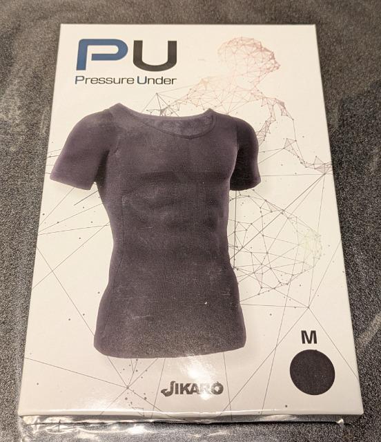 JIKARO Pressure Underは、高い伸縮性と加圧効果、姿勢を正しい状態に保つVアンダー機能が特徴のインナーシャツです < レジャー/スポーツ JIKARO Pressure Underは、高い伸縮性と加圧効果、姿勢を正しい状態に保つVアンダー機能が特徴のインナーシャツです < レジャー/スポーツの