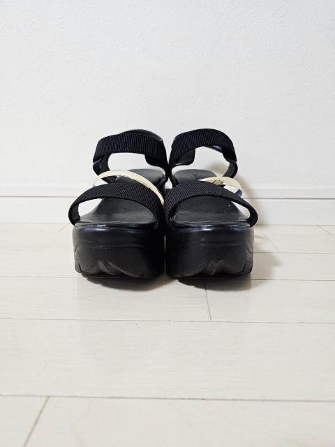 SUREVE 黒×gold 厚底 スポーツサンダル LL < 女性ファッション SUREVE 黒×gold 厚底 スポーツサンダル LL < 女性ファッションの