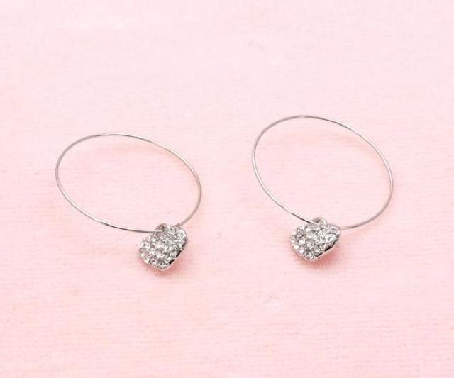 ★3色グラデーションパヴェハート★フープピアス★クリアー < 女性アクセサリー/時計  ★3色グラデーションパヴェハート★フープピアス★クリアー  < 女性アクセサリー/時計の