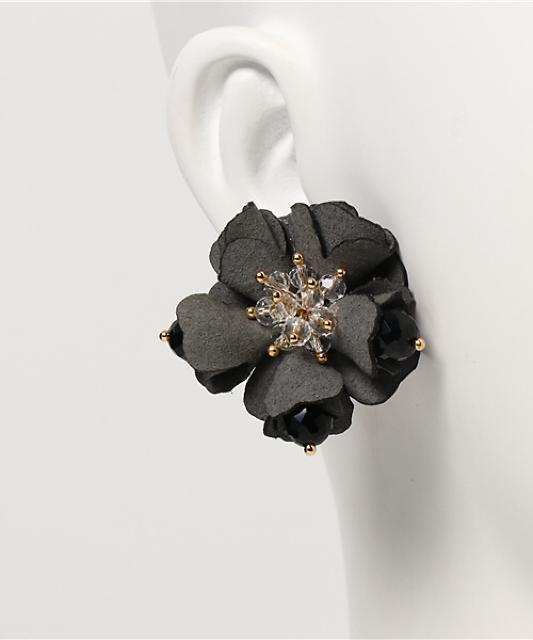 定価2,090円●dazzlinダズリン●フェルトフラワーイヤリング●白ホワイト●ビジュー < ブランド  定価2,090円●dazzlinダズリン●フェルトフラワーイヤリング●白ホワイト●ビジュー < ブランドの