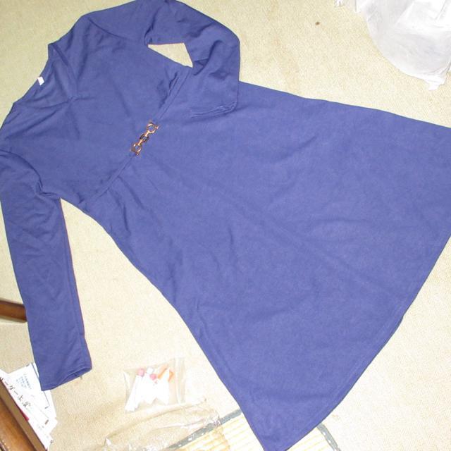 未使用☆綺麗め長袖フレアワンピース*膝丈(ブルー系) < 女性ファッション  未使用☆綺麗め長袖フレアワンピース*膝丈(ブルー系)  < 女性ファッションの