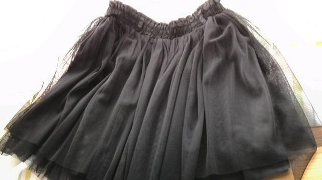 チュールスカート/ひざ丈/黒/レース/未使用 < 女性ファッション  チュールスカート/ひざ丈/黒/レース/未使用  < 女性ファッションの