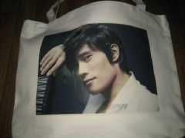 イ・ビョンホン写真入りバッグ&カードホルダー < タレントグッズ イ・ビョンホン写真入りバッグ&カードホルダー < タレントグッズの