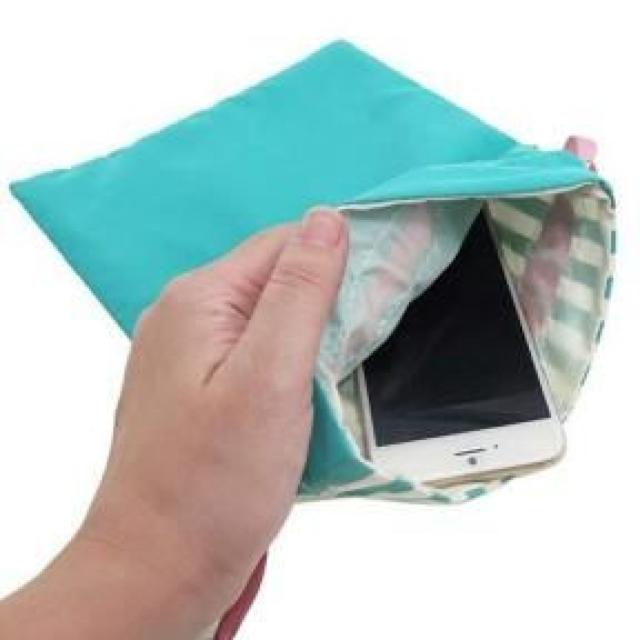 【スヌーピー】可愛い♪洗面具.コップ.お菓子.コスメ.小物入に 巾着袋 < アニメ/コミック/キャラクター 【スヌーピー】可愛い♪洗面具.コップ.お菓子.コスメ.小物入に 巾着袋 < アニメ/コミック/キャラクターの