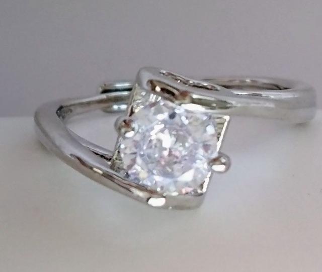 CZ キュービックジルコニア 1カラット プラチナコーティングジュエリー フリーサイズ リング 〜16号 ハート ツイスト < 女性アクセサリー/時計 CZ キュービックジルコニア 1カラット プラチナコーティングジュエリー フリーサイズ リング 〜16号 ハート ツイスト < 女性アクセサリー/時計の