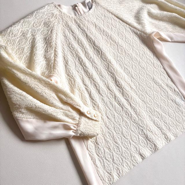 ◆未使用級◆2万◆ディアリウム◆フェザー切替ブラウス◆ゆったり◆アイボリー◆M < 女性ファッション ◆未使用級◆2万◆ディアリウム◆フェザー切替ブラウス◆ゆったり◆アイボリー◆M < 女性ファッションの