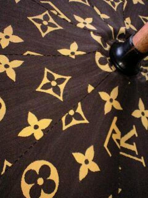 LOUIS VUITTON/ルイヴィトン/傘/モノグラム柄/廃盤/超レア品 < ブランド LOUIS VUITTON/ルイヴィトン/傘/モノグラム柄/廃盤/超レア品 < ブランドの