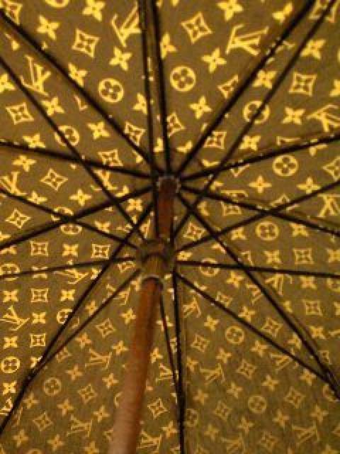 LOUIS VUITTON/ルイヴィトン/傘/モノグラム柄/廃盤/超レア品 < ブランド LOUIS VUITTON/ルイヴィトン/傘/モノグラム柄/廃盤/超レア品 < ブランドの