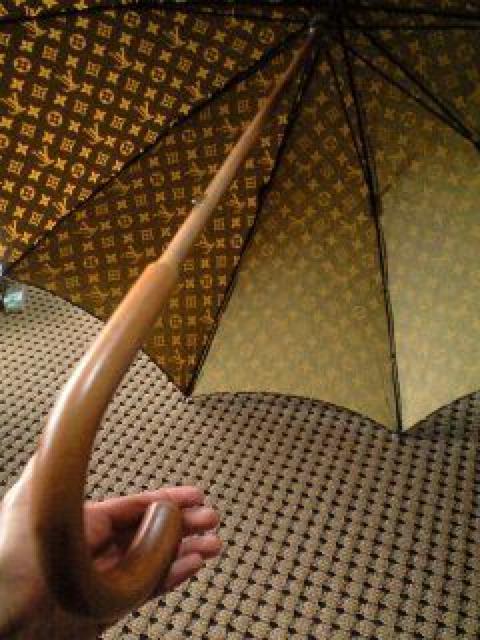 LOUIS VUITTON/ルイヴィトン/傘/モノグラム柄/廃盤/超レア品 < ブランド LOUIS VUITTON/ルイヴィトン/傘/モノグラム柄/廃盤/超レア品 < ブランドの