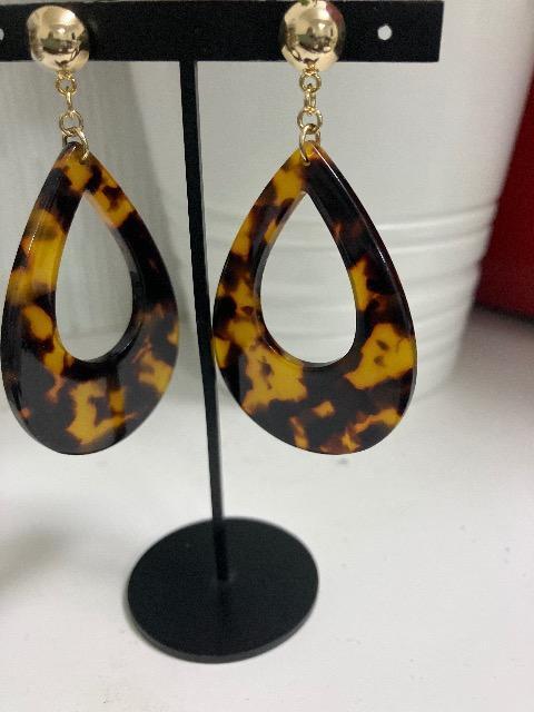 ハンドメイド アクリルパーツを使用したピアス < 女性ファッション  ハンドメイド アクリルパーツを使用したピアス  < 女性ファッションの