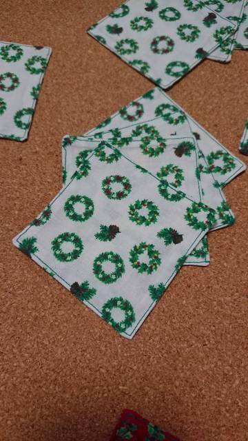 ハンドメイド コースター クリスマスリース柄  4枚set < インテリア/ライフ  ハンドメイド コースター クリスマスリース柄  4枚set  < インテリア/ライフの