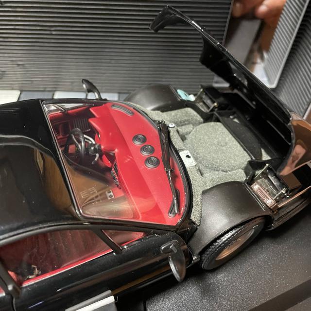 ŖWi@ 1/18tF[ 365GT4 /BB ubN  zr[ 