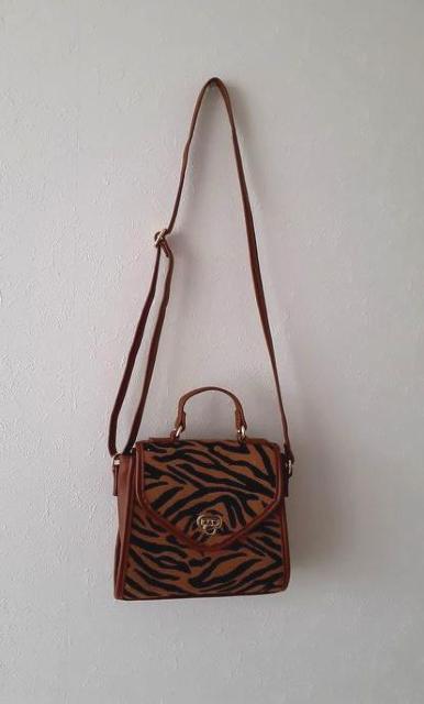 DRESKIP ドレスキップ◆ヒョウ柄 レオパード 可愛い スクエア 2way ショルダーバッグ ハンドバッグ < ブランド  DRESKIP ドレスキップ◆ヒョウ柄 レオパード 可愛い スクエア 2way ショルダーバッグ ハンドバッグ < ブランドの