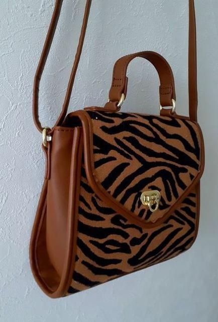 DRESKIP ドレスキップ◆ヒョウ柄 レオパード 可愛い スクエア 2way ショルダーバッグ ハンドバッグ < ブランド  DRESKIP ドレスキップ◆ヒョウ柄 レオパード 可愛い スクエア 2way ショルダーバッグ ハンドバッグ < ブランドの