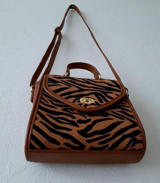 DRESKIP ドレスキップ◆ヒョウ柄 レオパード 可愛い スクエア 2way ショルダーバッグ ハンドバッグ < ブランド  DRESKIP ドレスキップ◆ヒョウ柄 レオパード 可愛い スクエア 2way ショルダーバッグ ハンドバッグ < ブランドの