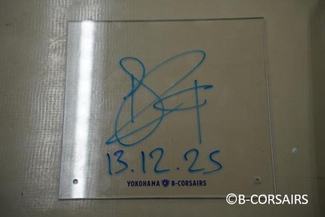 12月13日 vs大阪エヴェッサ【GAME1】 ダミアン・イングリス選手 直筆サイン入りヒーローパネル(写真付き) < レジャー/スポーツ 12月13日 vs大阪エヴェッサ【GAME1】 ダミアン・イングリス選手 直筆サイン入りヒーローパネル(写真付き) < レジャー/スポーツの