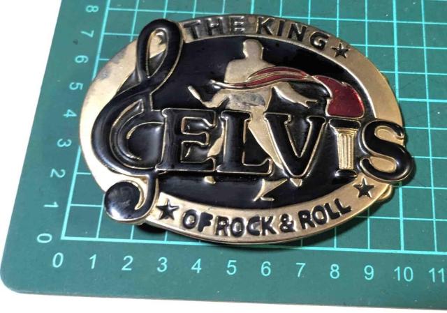 �G���r�X�E�v���X���[ �@�x���g�̃o�b�N���@���b�N�����[��  �� �j���t�@�b�V������ 