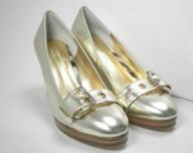 BURBERRY BLUE LABEL★ゴールドパンプス < ブランド  BURBERRY BLUE LABEL★ゴールドパンプス  < ブランドの