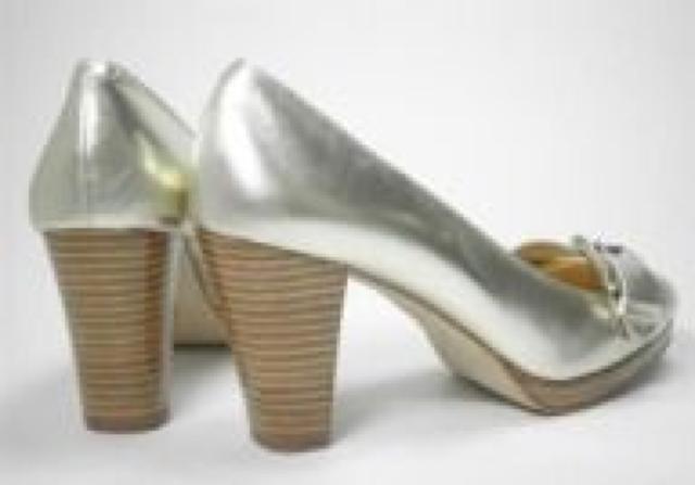 BURBERRY BLUE LABEL★ゴールドパンプス < ブランド  BURBERRY BLUE LABEL★ゴールドパンプス < ブランドの