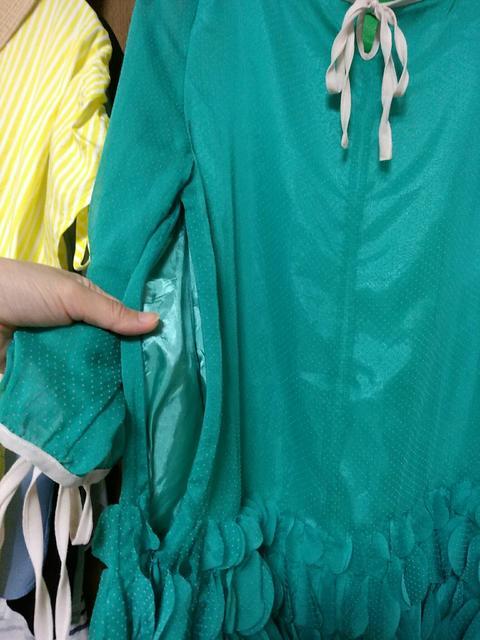 グリーンミニワンピース 七分袖 裾ぷりぷりミ二ドット柄M < 女性ファッション  グリーンミニワンピース 七分袖 裾ぷりぷりミ二ドット柄M < 女性ファッションの