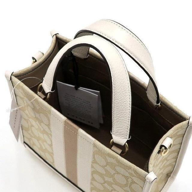 ◆ 新品 本物 ◆ COACH コーチ シグネチャー 2Way トートバッグ ショルダーバッグ 保存袋 紙袋 人気 CQ878 < ブランド  ◆ 新品 本物 ◆ COACH コーチ シグネチャー 2Way トートバッグ ショルダーバッグ 保存袋 紙袋 人気 CQ878 < ブランドの