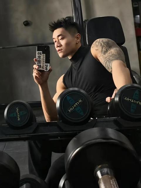 超お買い得690円★mens スポーツタンクトップ、吸汗速乾、ストレッチ、フィット感抜群 USAサイズM(日本サイズXL相当) < 男性ファッション  超お買い得690円★mens スポーツタンクトップ、吸汗速乾、ストレッチ、フィット感抜群 USAサイズM(日本サイズXL相当) < 男性ファッションの