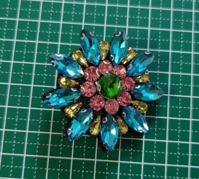 クリスタルみたいに綺麗なブローチ☆ボヘミアン  新品ブローチ   #ボヘミアンアクセサリー   #かわいいブローチ  レディース < 女性アクセサリー/時計  クリスタルみたいに綺麗なブローチ☆ボヘミアン  新品ブローチ   #ボヘミアンアクセサリー   #かわいいブローチ  レディース < 女性アクセサリー/時計の