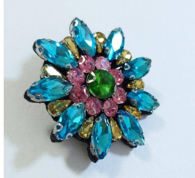 クリスタルみたいに綺麗なブローチ☆ボヘミアン  新品ブローチ   #ボヘミアンアクセサリー   #かわいいブローチ  レディース < 女性アクセサリー/時計  クリスタルみたいに綺麗なブローチ☆ボヘミアン  新品ブローチ   #ボヘミアンアクセサリー   #かわいいブローチ  レディース < 女性アクセサリー/時計の