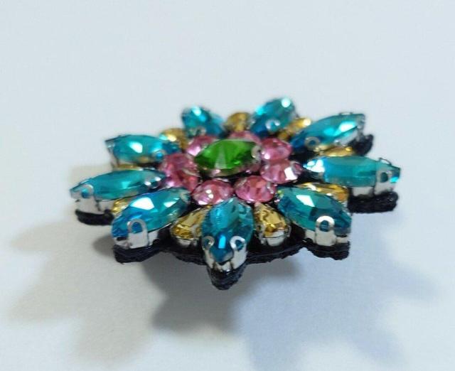 クリスタルみたいに綺麗なブローチ☆ボヘミアン  新品ブローチ   #ボヘミアンアクセサリー   #かわいいブローチ  レディース < 女性アクセサリー/時計  クリスタルみたいに綺麗なブローチ☆ボヘミアン  新品ブローチ   #ボヘミアンアクセサリー   #かわいいブローチ  レディース < 女性アクセサリー/時計の