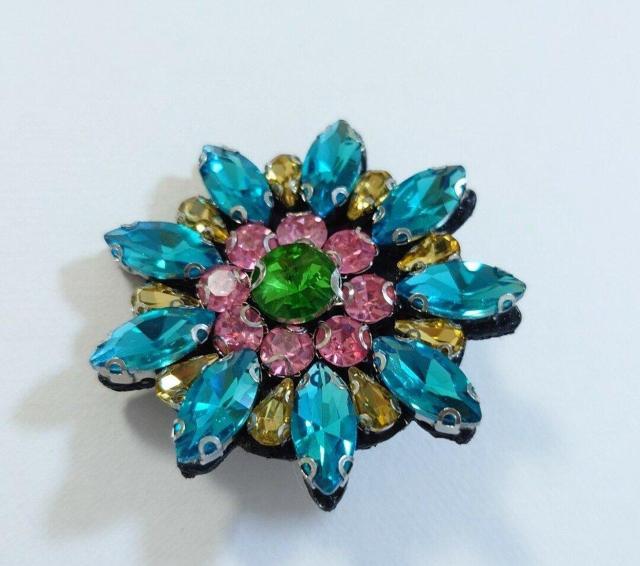 クリスタルみたいに綺麗なブローチ☆ボヘミアン  新品ブローチ   #ボヘミアンアクセサリー   #かわいいブローチ  レディース < 女性アクセサリー/時計  クリスタルみたいに綺麗なブローチ☆ボヘミアン  新品ブローチ   #ボヘミアンアクセサリー   #かわいいブローチ  レディース < 女性アクセサリー/時計の