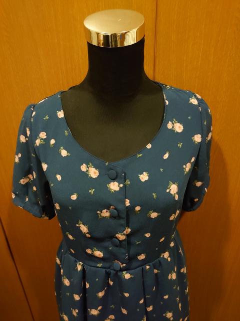 新品・タグ付 dazzlin バラ柄ワンピース < ブランド  新品・タグ付 dazzlin バラ柄ワンピース < ブランドの