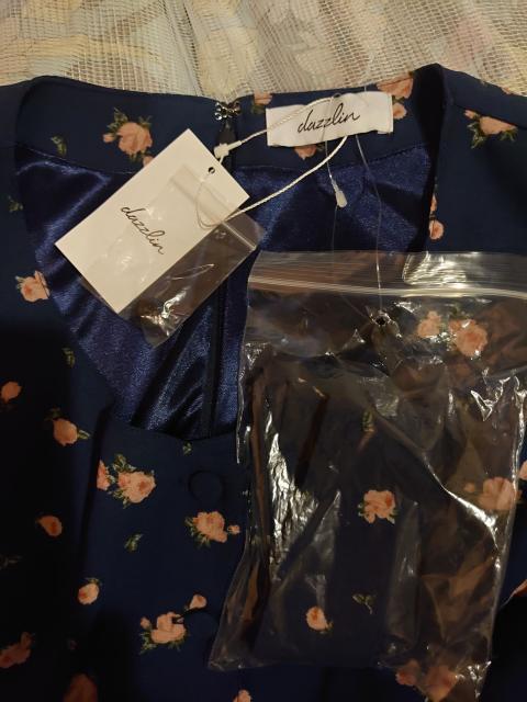 新品・タグ付 dazzlin バラ柄ワンピース < ブランド  新品・タグ付 dazzlin バラ柄ワンピース < ブランドの