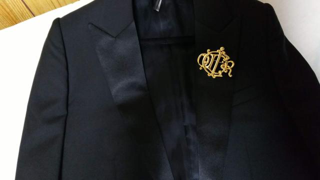 正規新古レア ディオール CDRロゴブローチ 金 Dior Homme アンティークイニシャルアイコン ラージLエンブレム 付属有 < ブランド  正規新古レア ディオール CDRロゴブローチ 金 Dior Homme アンティークイニシャルアイコン ラージLエンブレム 付属有 < ブランドの