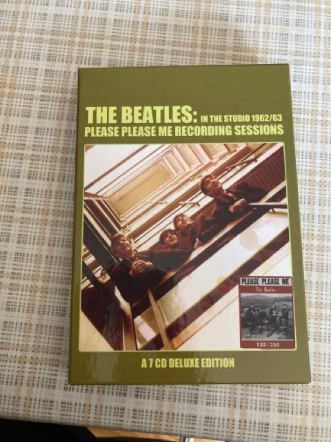 【値下げ】限定NO入りBOX 輸入盤 7枚組 THE BEATLES / PLEASE PLEASE ME SESSIONS < タレントグッズ  【値下げ】限定NO入りBOX 輸入盤 7枚組 THE BEATLES / PLEASE PLEASE ME SESSIONS  < タレントグッズの