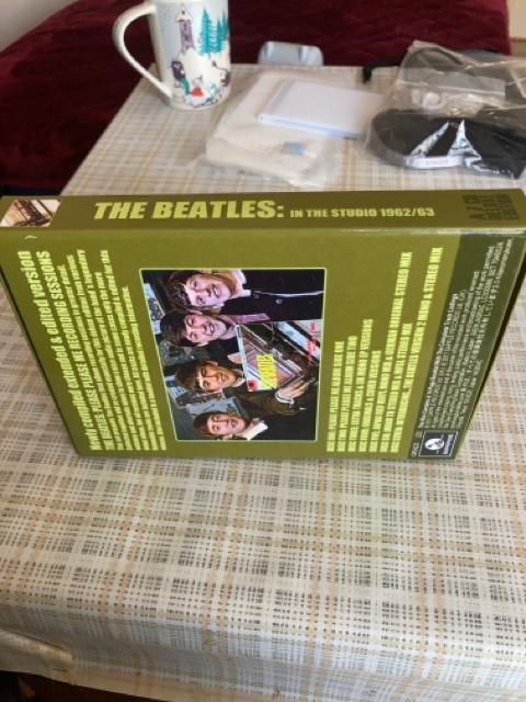 【値下げ】限定NO入りBOX 輸入盤 7枚組 THE BEATLES / PLEASE PLEASE ME SESSIONS < タレントグッズ  【値下げ】限定NO入りBOX 輸入盤 7枚組 THE BEATLES / PLEASE PLEASE ME SESSIONS < タレントグッズの