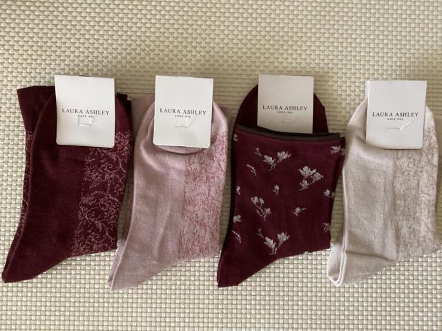 ローラアシュレイ レディース靴下 4点セット 綿混 クルー丈 ソックス 靴下 < 女性ファッション  ローラアシュレイ レディース靴下 4点セット 綿混 クルー丈 ソックス 靴下  < 女性ファッションの