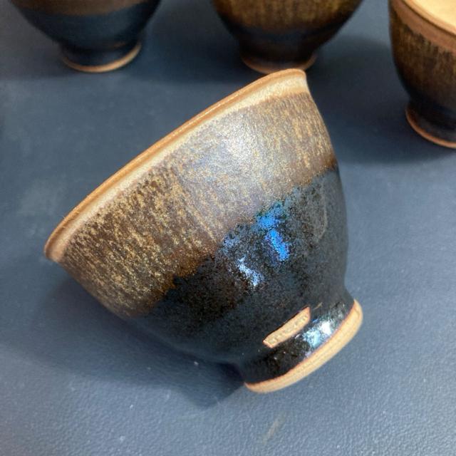 きり島 お猪口 ぐい呑 猪口 銘有り < ホビー  きり島 お猪口 ぐい呑 猪口 銘有り < ホビーの