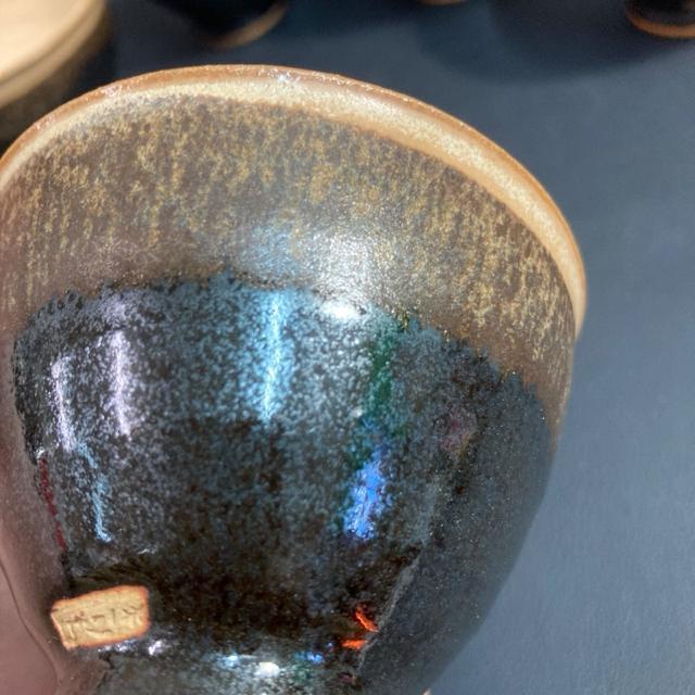 きり島 お猪口 ぐい呑 猪口 銘有り < ホビー  きり島 お猪口 ぐい呑 猪口 銘有り < ホビーの