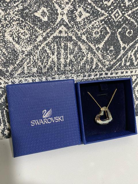 【新品同様】SWAROVSKI スワロフスキー ハート ネックレス アクセサリー < 女性アクセサリー/時計  【新品同様】SWAROVSKI スワロフスキー ハート ネックレス アクセサリー < 女性アクセサリー/時計の
