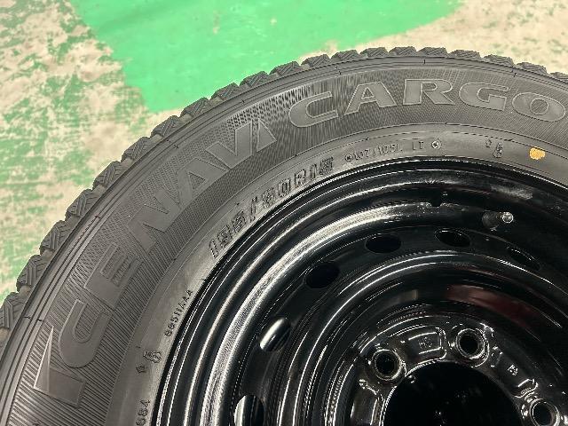 0092449)国産中古スタッドレスタイヤグッドイヤーアイスナビカーゴ4本ハイエース用艶有り黒スチール195/80R15送料無料 < 自動車/バイク 0092449)国産中古スタッドレスタイヤグッドイヤーアイスナビカーゴ4本ハイエース用艶有り黒スチール195/80R15送料無料 < 自動車/バイク