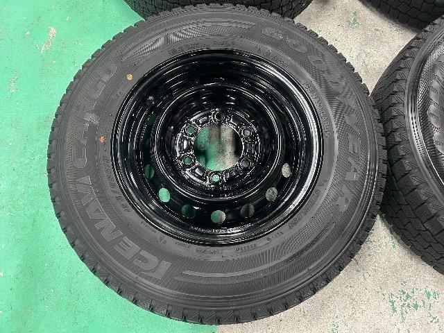 0092449)国産中古スタッドレスタイヤグッドイヤーアイスナビカーゴ4本ハイエース用艶有り黒スチール195/80R15送料無料 < 自動車/バイク 0092449)国産中古スタッドレスタイヤグッドイヤーアイスナビカーゴ4本ハイエース用艶有り黒スチール195/80R15送料無料 < 自動車/バイク