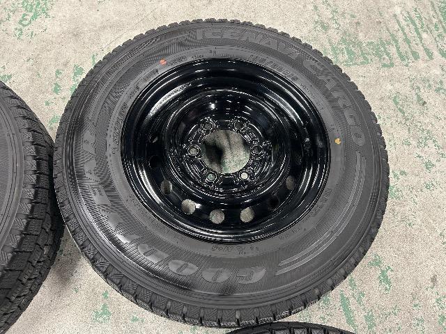 0092449)国産中古スタッドレスタイヤグッドイヤーアイスナビカーゴ4本ハイエース用艶有り黒スチール195/80R15送料無料 < 自動車/バイク 0092449)国産中古スタッドレスタイヤグッドイヤーアイスナビカーゴ4本ハイエース用艶有り黒スチール195/80R15送料無料 < 自動車/バイク