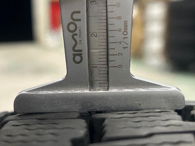 0092449)国産中古スタッドレスタイヤグッドイヤーアイスナビカーゴ4本ハイエース用艶有り黒スチール195/80R15送料無料 < 自動車/バイク 0092449)国産中古スタッドレスタイヤグッドイヤーアイスナビカーゴ4本ハイエース用艶有り黒スチール195/80R15送料無料 < 自動車/バイク