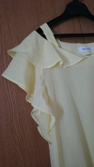 Rew de Rew ルゥデルゥ☆半袖ブラウス★フリル袖☆デザインショルダー★パステルイエロー☆ < ブランド Rew de Rew ルゥデルゥ☆半袖ブラウス★フリル袖☆デザインショルダー★パステルイエロー☆ < ブランドの