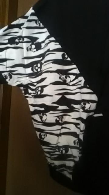 新品*Lazy daisy * 半袖パーカー < 女性ファッション  新品*Lazy daisy * 半袖パーカー < 女性ファッションの