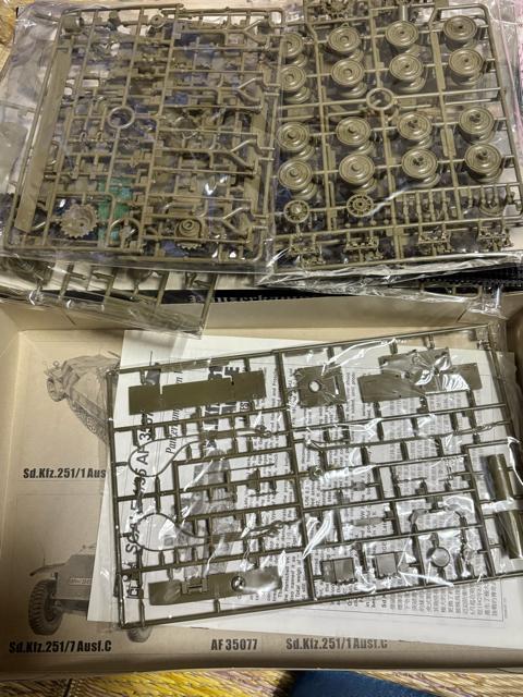 AFVクラブ1/35タイガーI後期型中袋未開封新品!格安スタート!! < ホビー AFVクラブ1/35タイガーI後期型中袋未開封新品!格安スタート!! < ホビーの