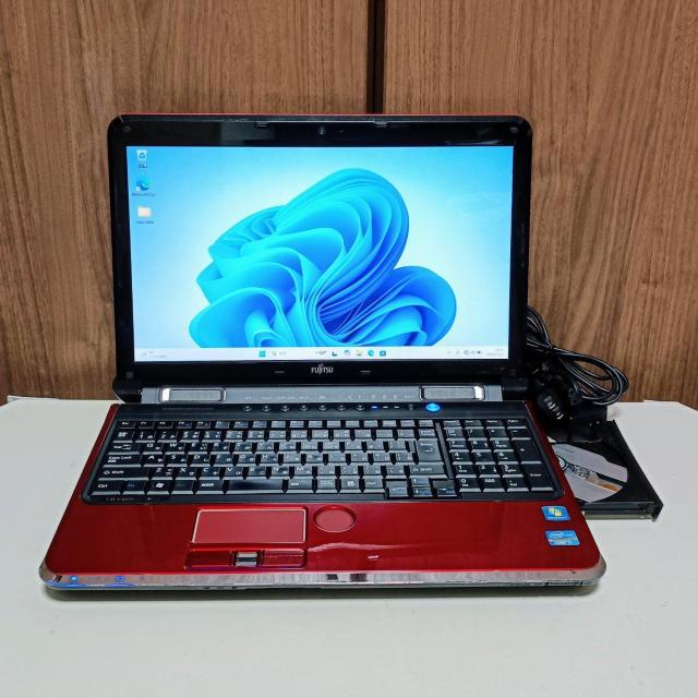 FUJITSU LIFEBOOK Corei7 ������8GB SSD256GB �u���[���C Web�J���� Windows11 �� PC�{��/���Ӌ@��� 
