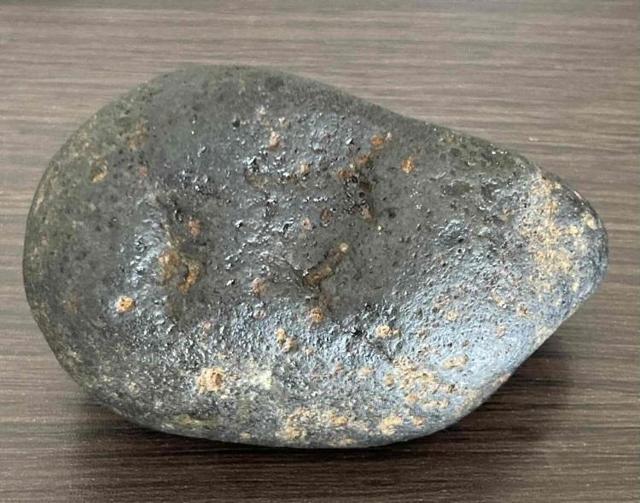 330,000円スタート!阿波・徳島の「鮎喰川」にて採取された希少価値の高い大型隕石! < インテリア/ライフ  330,000円スタート!阿波・徳島の「鮎喰川」にて採取された希少価値の高い大型隕石!  < インテリア/ライフの