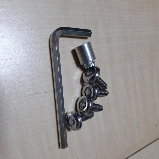 �y�����ԗp�i���o�[�{���g(����h�~) �� ������/�o�C�N